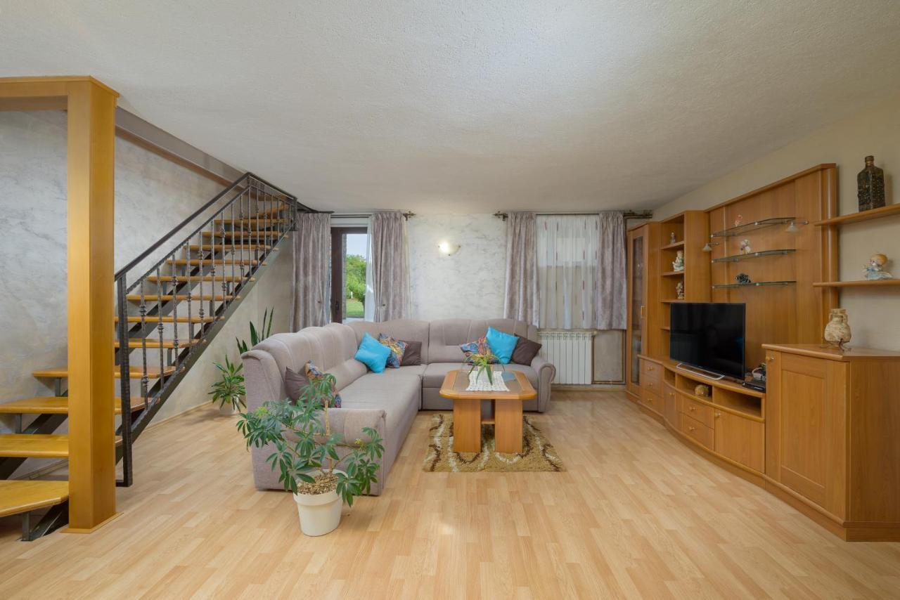 Holiday Apartment Ariella Krizanici Dış mekan fotoğraf